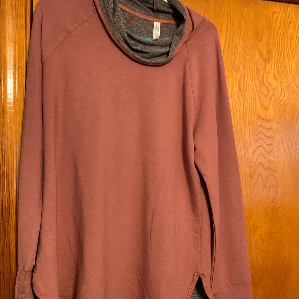 Women's Rose Sweater soft RBX active